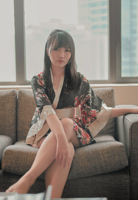 azulacan model nice pic