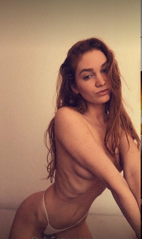 Laszlo Luca model top images