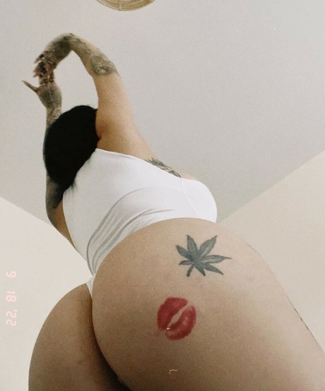 Ebugsbaby pornstar nude pic