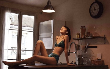 Naomi Chau sexy actress gallery