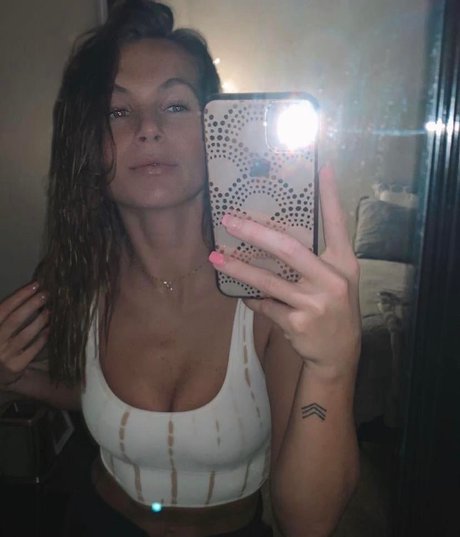 Madisyn Hunt hot actress images