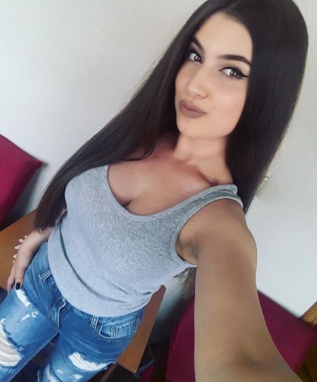 Coanda Mihaela sexy star pic