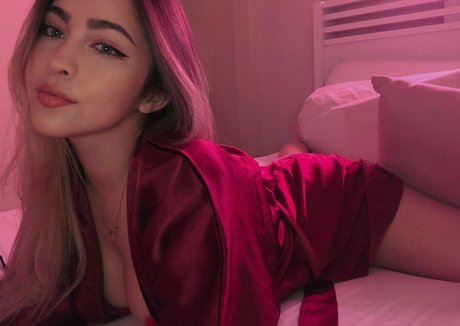 Ana Hilenna erotic star photo