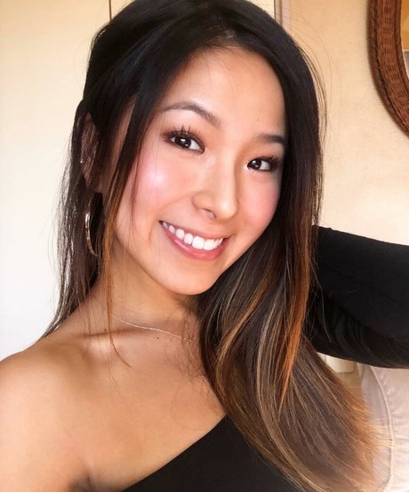 Mimi Furu pornstar free photos