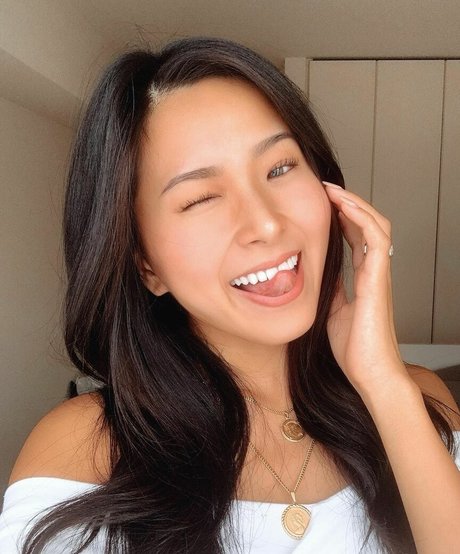 Mimi Furu erotic actress photos