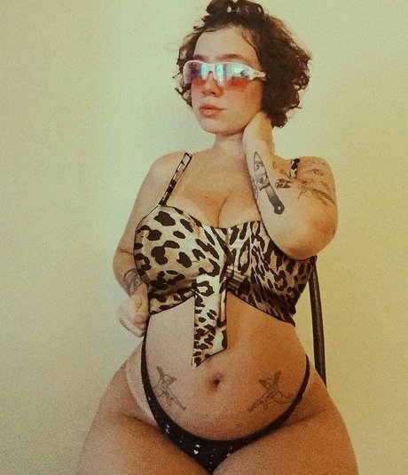 Amy maveriick model top pic