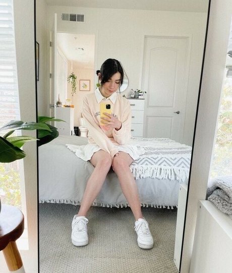 Shubble model adult archive