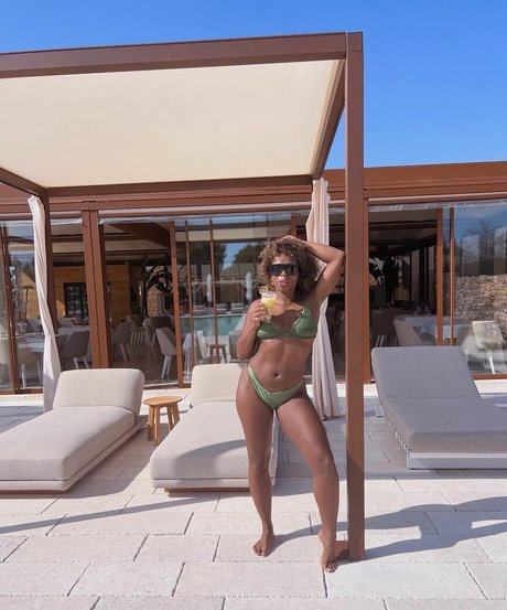 Fleur East erotic pornstar galleries