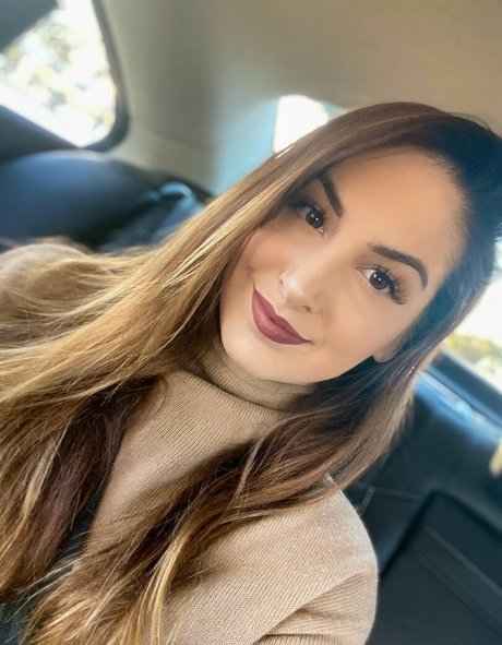 Sloane Skipper Wolf top pornstar photo