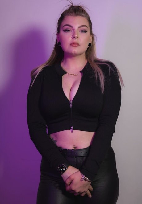 Ashleigh Harris model pornographic archive