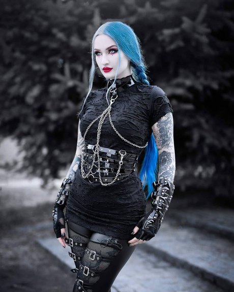 BlueAstrid nice model pics