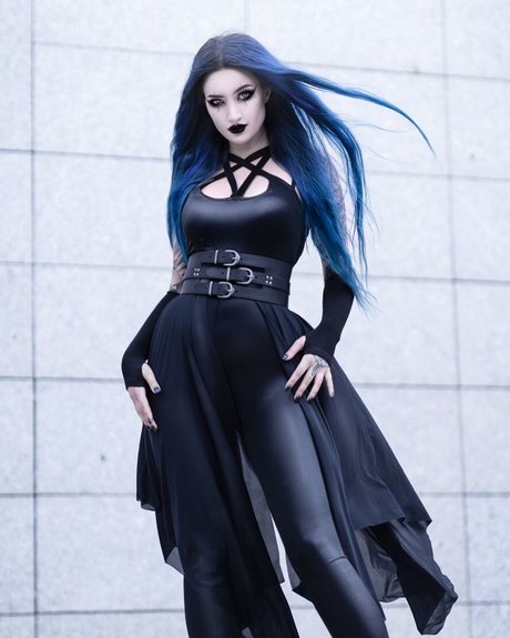 BlueAstrid nudes model picture