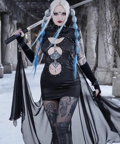 BlueAstrid naked model pics