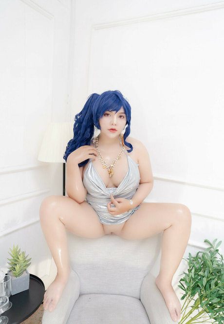 QueenieChuppy star top pic