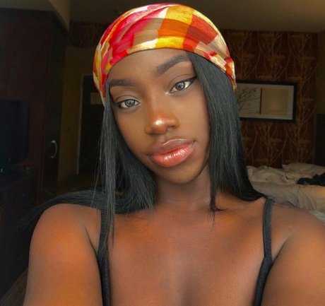 bribriann6722 free actress photos