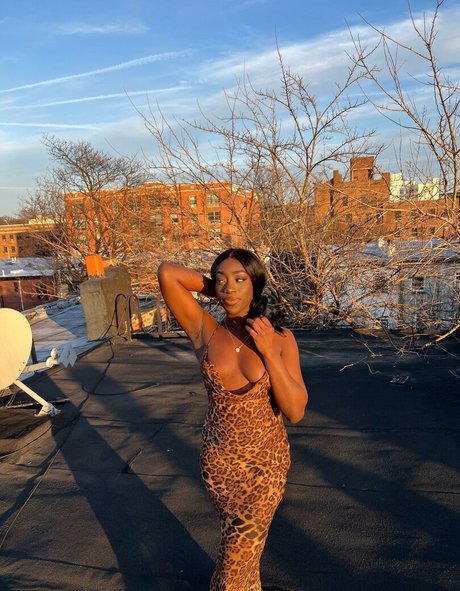 bribriann6722 star pornographic photos