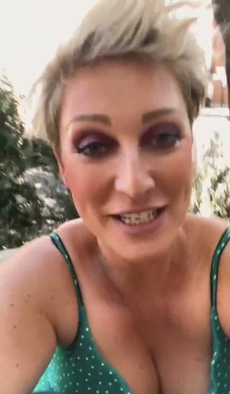 Becky Mantin star art picture