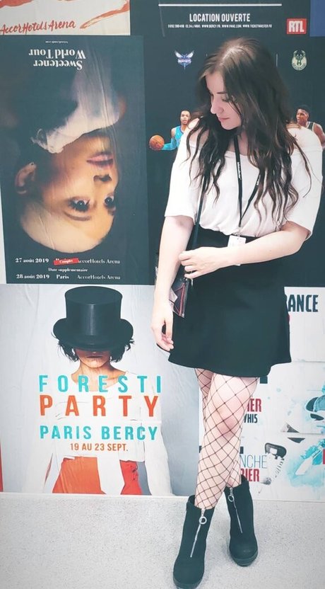 Aayley model exclusive photo