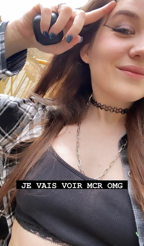 Aayley actress gallery