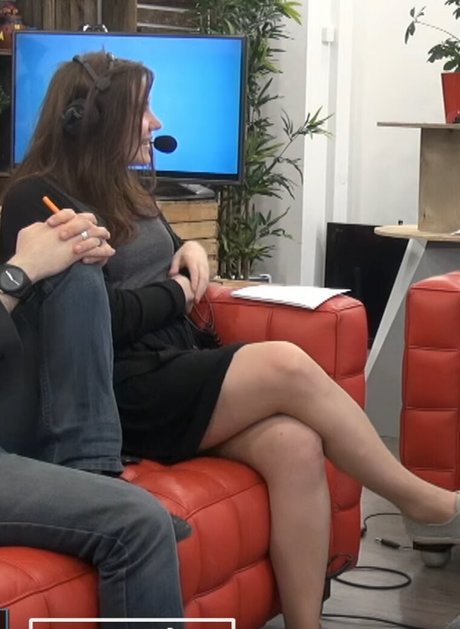 Aayley porn model picture