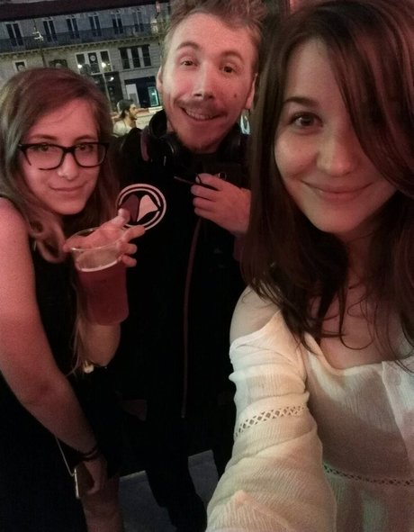 Aayley hot star image