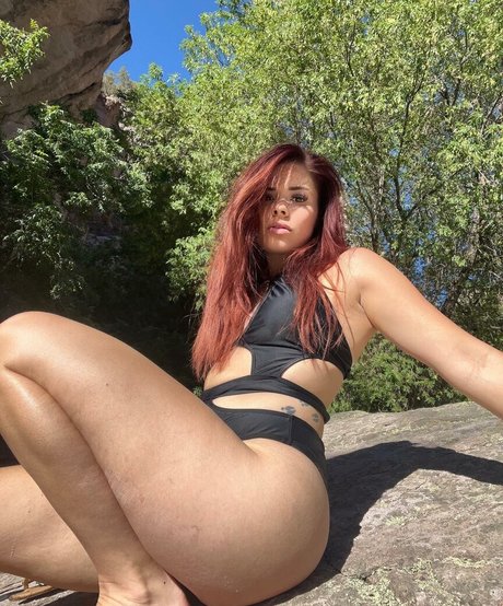 YeeYeePher hot pornstar image