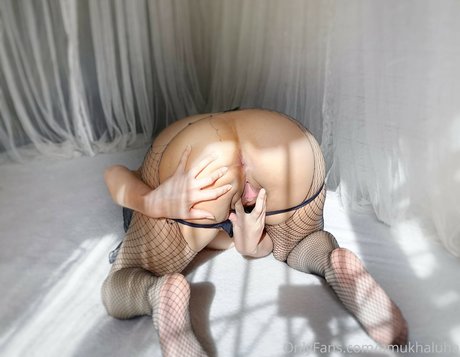 Khaluha art model gallery