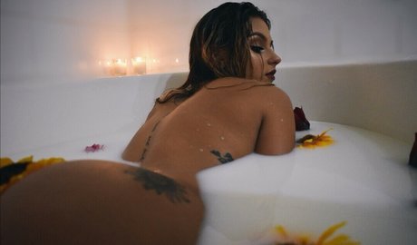 its ccaylee model exclusive galleries