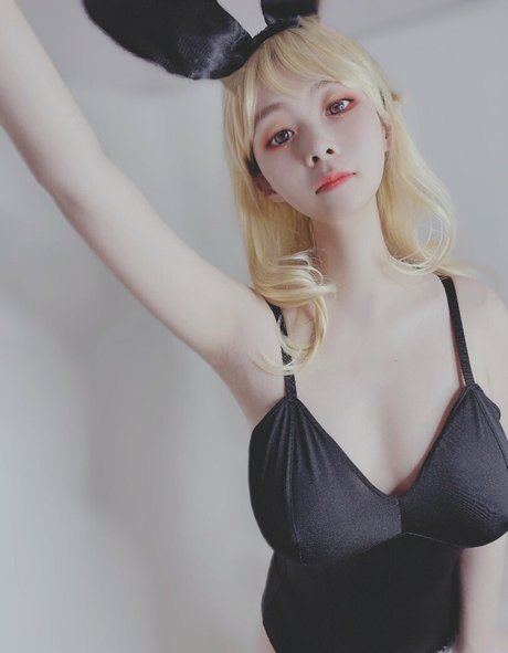 Xiao Tun Shen xxx model image