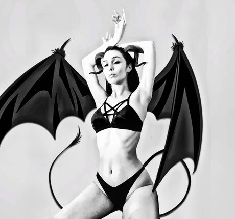 Dinkakay star hot pictures