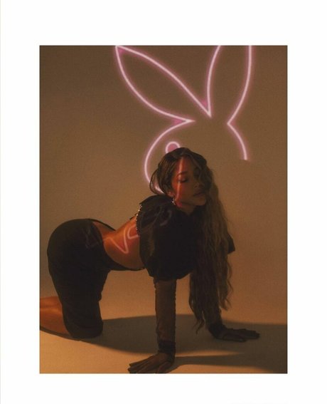 Farina star nudes image