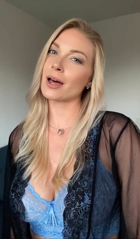 Dresden333 sexy star image