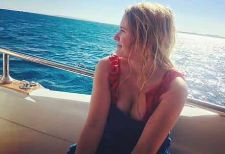 Rosie Dowsing pornstar pretty gallery