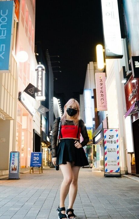 Yvonneflinetv pornstar nude image