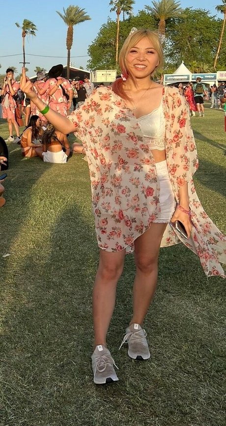 Yvonneflinetv pornstar nude images