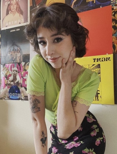 Dinkhoe erotic star photos