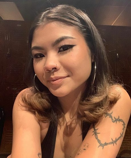 corademie nudes model pic