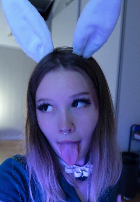 Sniff You star xxx gallery