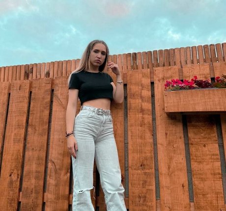 uxiaa 16 nude pornstar pics