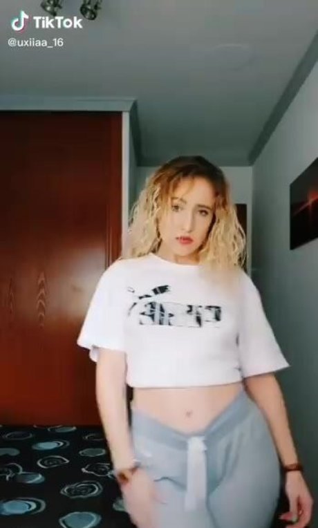 uxiaa 16 high quality model photo