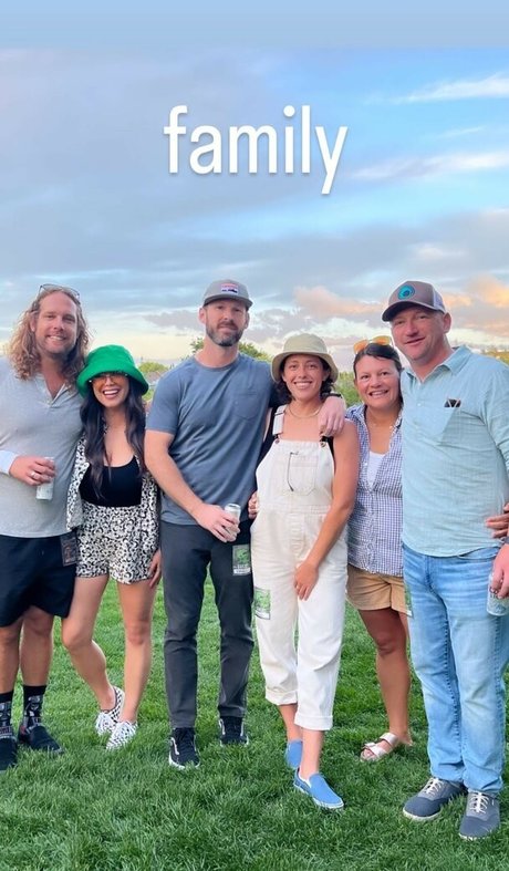 Alex Curry model nude images