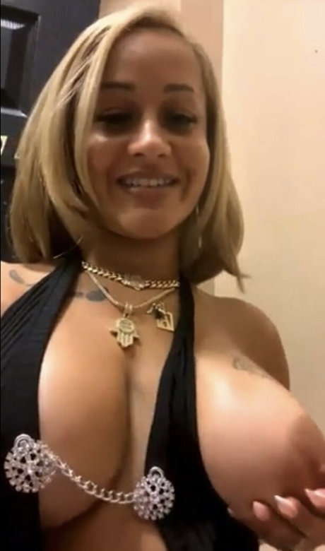 Dopechick69 nudes star image