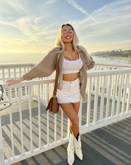 Ambrielle nice model photo