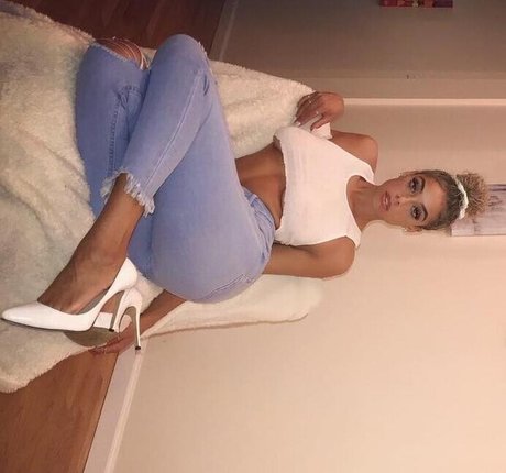 Alysse Joyner sexy model pics