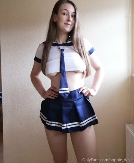 itssophiedavis beautiful actress image