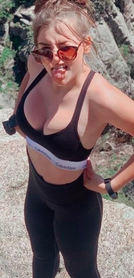 Itsadelecash model hot archive