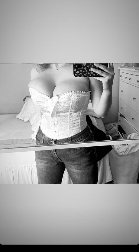 Amelia Tidd sex model pic