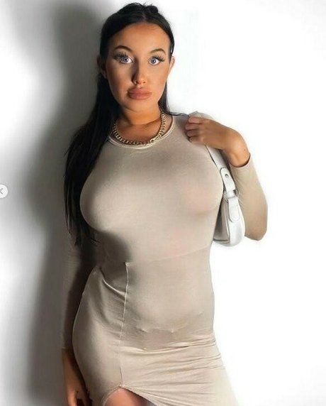 Kate Patterson sexy model img