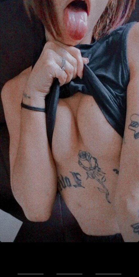 kweydan naked actress gallery