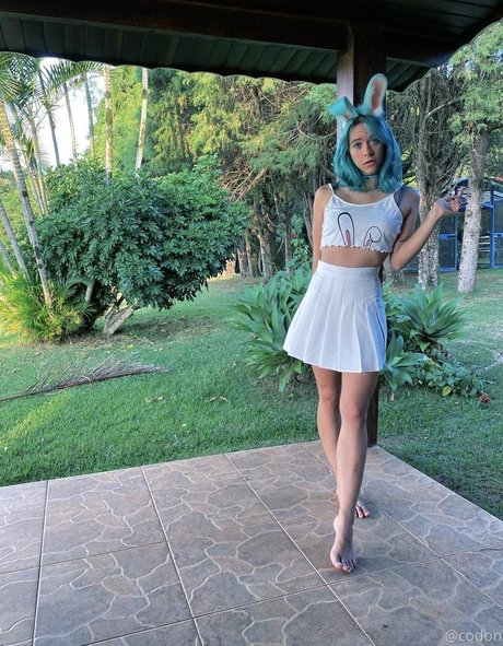 codon sg model naked pictures